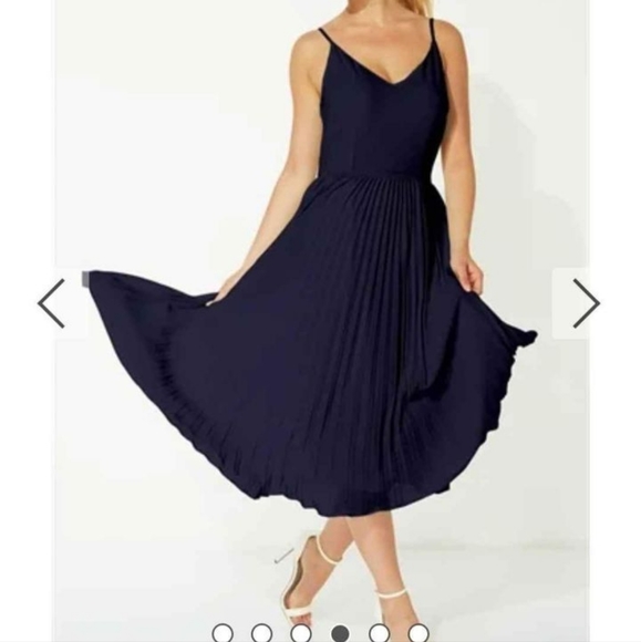 Dress with lace overlay - Picture 3 of 5